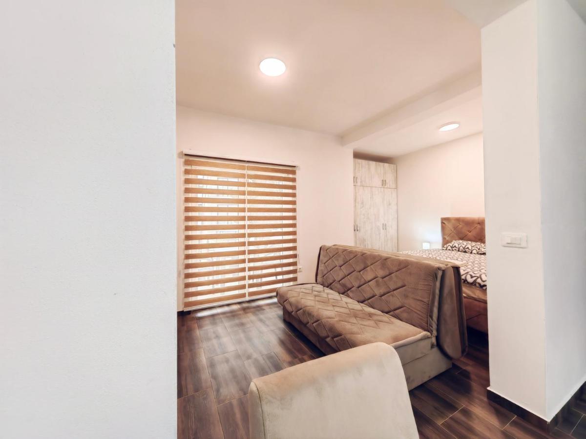 Mialex Apartments Dobra Voda Ngoại thất bức ảnh